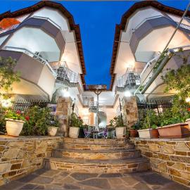 Sky Hotel, hotel din Sarti