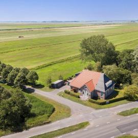 17P 7B Large farmhouse with indoor Pool Sauna: Lemmer şehrinde bir otel