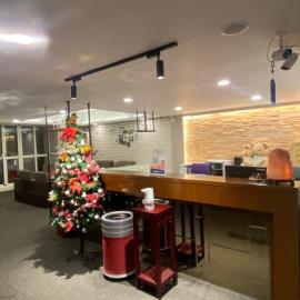 曖月商旅, hotel sa Huwei