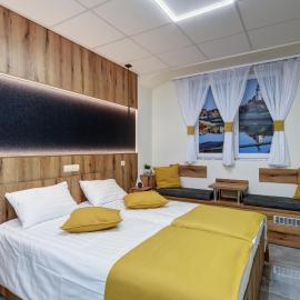 Riverside Inn - dunaparti luxus szuterén, hotel in Győr