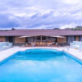 Alphas Homestay, готель у місті Найваша