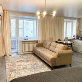 Lux apartment on Astana 12/1, hotel in Ustʼ-Kamenogorsk