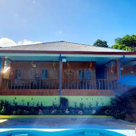 Villa Corrales Homestay – hotel w Mambajao