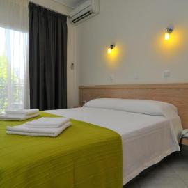 Erodios Studios, hotel in Skala Kallirachis