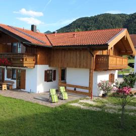 Schneiderhof Urlaub auf dem Bauernhof, hotel in Bernau am Chiemsee