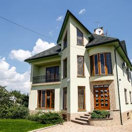 Sweet Home Hostel, hotel in Chernivtsi