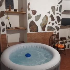 Casita Rural con Jacuzzi climatizado., hotel in Los Realejos