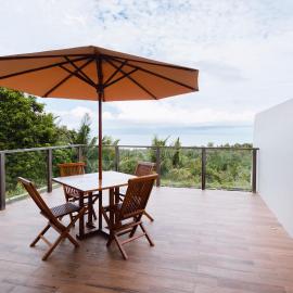 Melase Hill Villa, hotel en Lajor