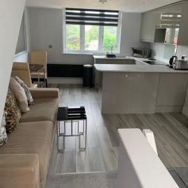 Cosy Beautiful One bedroom Flat، فندق في دوركينغ
