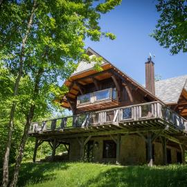Tremblant Mountain Chalets, hotel v destinaci Lac-Superieur