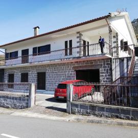 Parada's House, hotel in Paredes de Coura