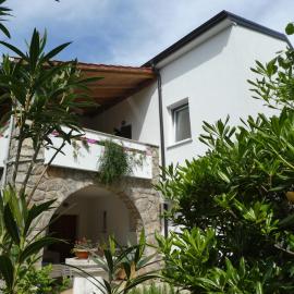 Apartments Milenka, hotel in Punat