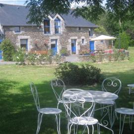Gîtes chez l'habitant La Touche d'en Bas, hótel í Plouguenast Langast