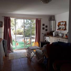 2-Bed Apartment - Sleeps 3 - Parking - near Albox، فندق في ألبوكس