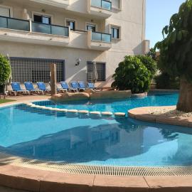 Sea View 2-Bed Apartment - 9 Night Max Stay