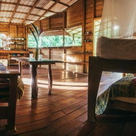 Big Wooden House ENSUEÑOS Natural Reserve, Hotel in Little Corn Island