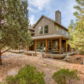 Beautiful Bend Retreat - Meredith Lodging, hotel in Bend