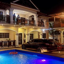Yussals Serviced Apartment, hotel a Kokrobite