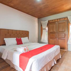 RedDoorz near Farmhouse Lembang