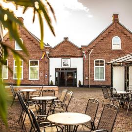 Hotel Aan De Singel, hotel di Delfzijl