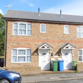 Friars Walk 2 with 2 bedrooms, 2 bathrooms, fast Wi-Fi and private parking, hotel di Sittingbourne