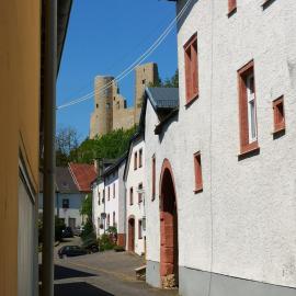 Viesnīca Mooi ruim appartement in antieke stadsboerderij pilsētā Schönecken