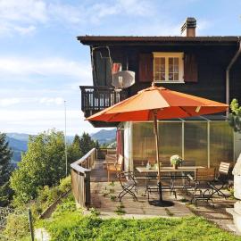 Chalet Bühlweidli by Ferienlenk, хотел в Ленк