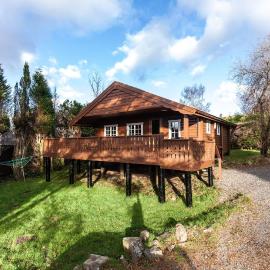 3 Bedroom Log Cabin in Snowdonia nr MTB trails, hotel in Tanygrisiau