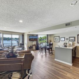 114 Edgewater Inn, khách sạn ở Charlevoix