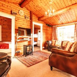 Stunning Log Cabin with Garden in Snowdonia - Hosted by Seren Short Stays, hotel di Trawsfynydd
