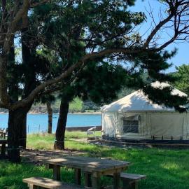 直島町ふるさと海の家 つつじ荘 Seaside Stay Tsutsuji-so, hotel a Naoshima