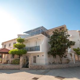 Apartment and Rooms Mato