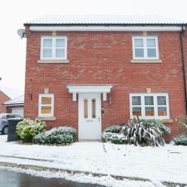 Lysander House - Modern, 4-Bed House, near Alton Towers