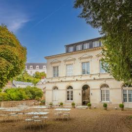 Teritoria Le Grand Monarque, hotel v destinaci Azay-le-Rideau