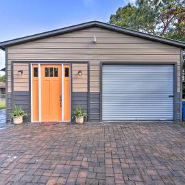 4 Mi to JAX! Quiet, Pet-Friendly Northside Studio, hotel in Jacksonville