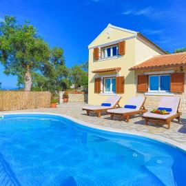 Vista Mare Isavros, Hotel in Arvanitakaíïka