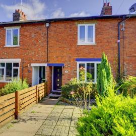 New Duston 4-BR House, En-suite, Garden, Parking, hotel in Northampton