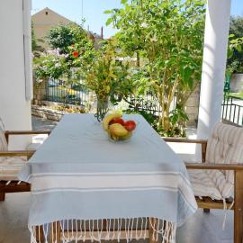 Babis - LOGGOS APARTMENTS