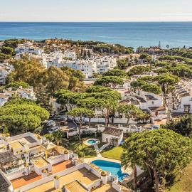 2 Bedroom Amazing Apartment In Calahonda