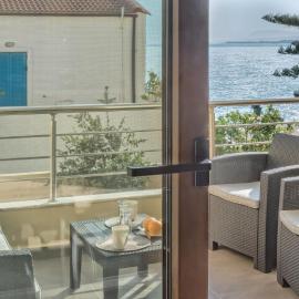 SUNRISE Spacious Apartment With 3 Bedrooms & 3 Bathrooms -Near to Chania, hotel din Kolymvari
