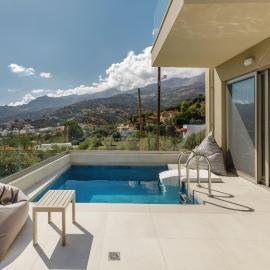 Pearl Villas I, II & III - Redefined island chic, By ThinkVilla, hotel in Plakias