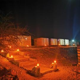 Wadi Ghwere Camp مخيم وادي الغوير, hotel en Al Khuraybah