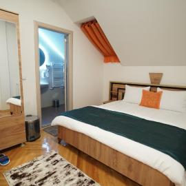 Madigan's Hotel & Restaurant, hotel in Kosovo Polje