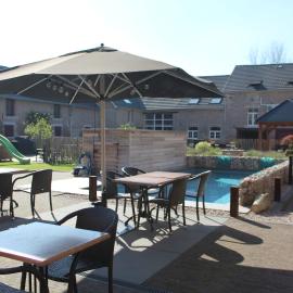 B&B Hoeve De Brieser, hotel di Heers