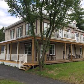 Orange Bistro, hotel in Baie-Saint-Paul