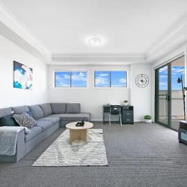 KOZYGURU WENTWORTHVILLE KOZY 2 BED 1 BATH APT STREET PARKING NWE049, hotel in Wentworthville