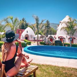 Comarca del Hobit, hotel di Yala