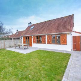 Holiday Home Polderhuis 78 parking and shared pool by Interhome