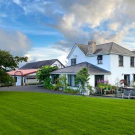 Jabajak Vineyard Restaurant & Rooms, hotel v destinácii Whitland