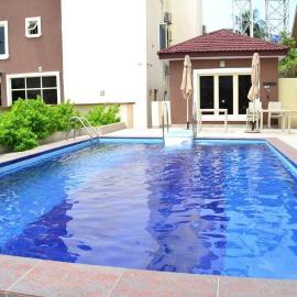 Ellyxville Hotel, hotel in Lekki